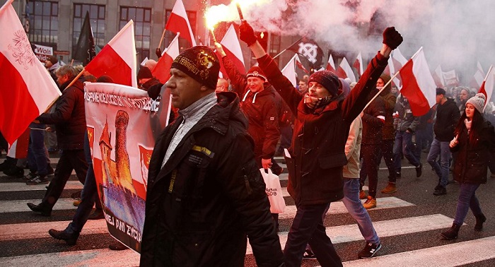 Zehntausende Nationalisten marschieren in Warschau