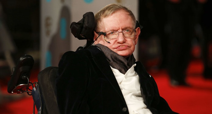 Hawking warnt Westen vor “schrecklichen Fehlern” nach Brexit-Votum und Trump-Sieg