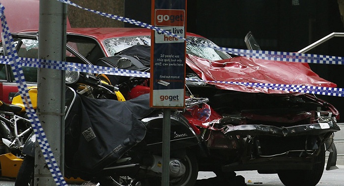 Auto rast bewusst in Menschenmenge: drei Tote, viele Verletzte in Melbourne - VIDEO