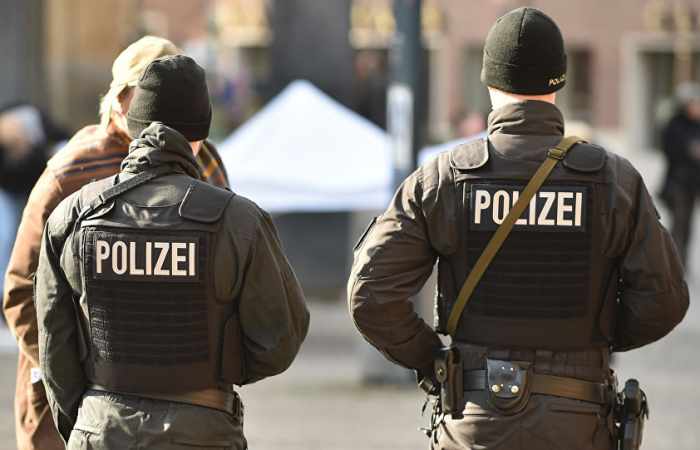 Wegen Terrorbedrohung: Deutschland schiebt erstmals hier Geborene ab