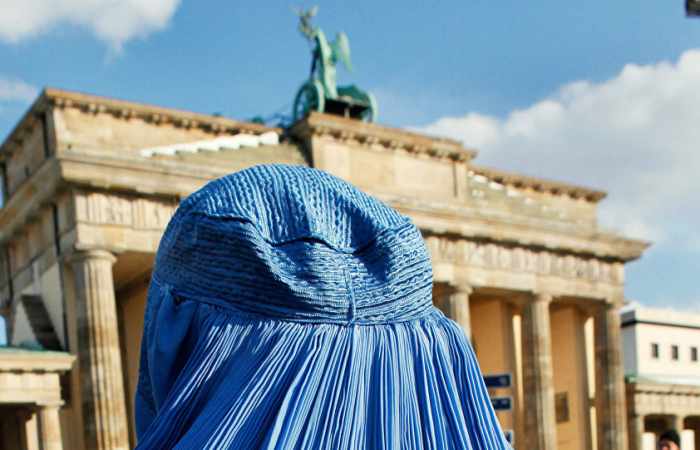 Berlin billigt erstes Burka-Teilverbot