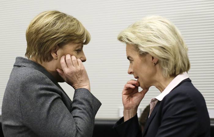 Merkel steht zu von der Leyen
