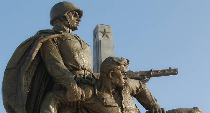 Polen: Freiwillige stellen Denkmal für sowjetische Soldaten wieder her