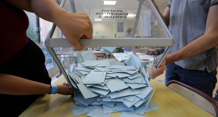 Parlamentswahlen in Frankreich: Ein klarer Favorit zeichnet sich ab