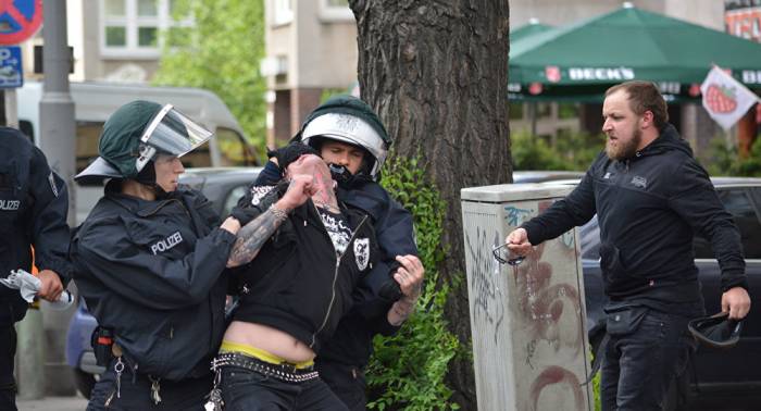 Polizisten schützen Faschisten“: Wie Mensah-Schramm die IB-Demo erlebte