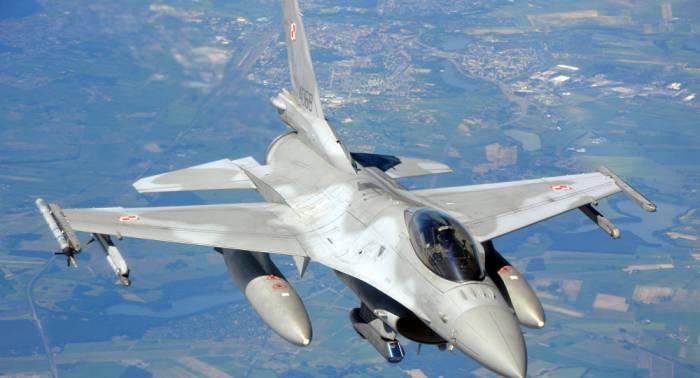 Polnische F-16-Fighter versuchen Annäherung an Jet mit russischem Verteidigungschef