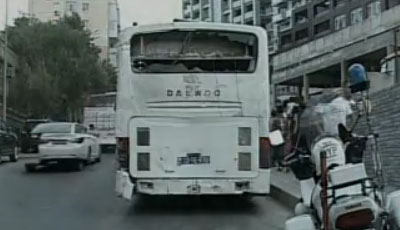 Bakıda sərnişin avtobusu aşdı