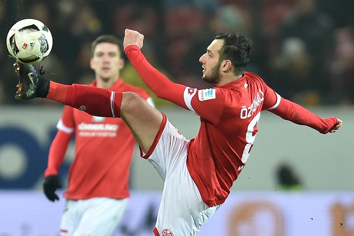 FSV Mainz 05 feiert Sieg bei Bojan-Premiere: 2:0 gegen schwache Augsburger
