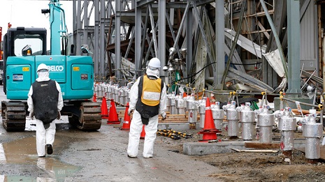 Robot sent to Fukushima reactor core records fatal radiation levels - V?DEO