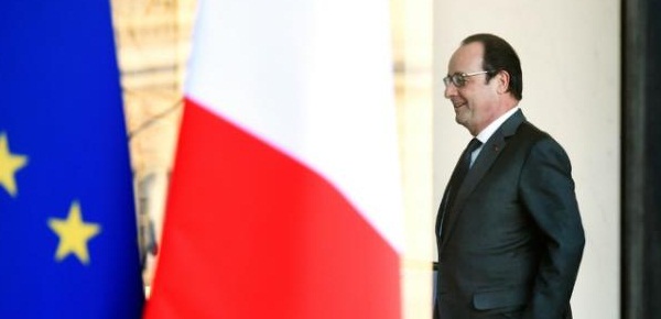 2016 doit être l`année de la transition en Syrie, dit Hollande