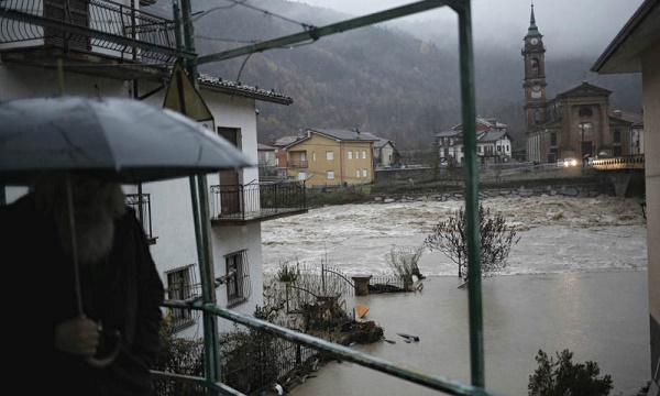 Inondations et inquiétude dans le nord-ouest de l`Italie après de fortes pluies
