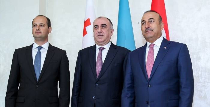 Les ministres des affaires étrangères azerbaïdjanais, turc et géorgien adoptent la «Déclaration de Bakou»
