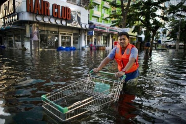 Thaïlande: 30 morts dans des inondations