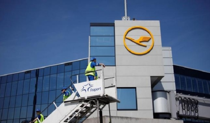 Lufthansa suspends Caracas flights as Venezuelan economy struggles