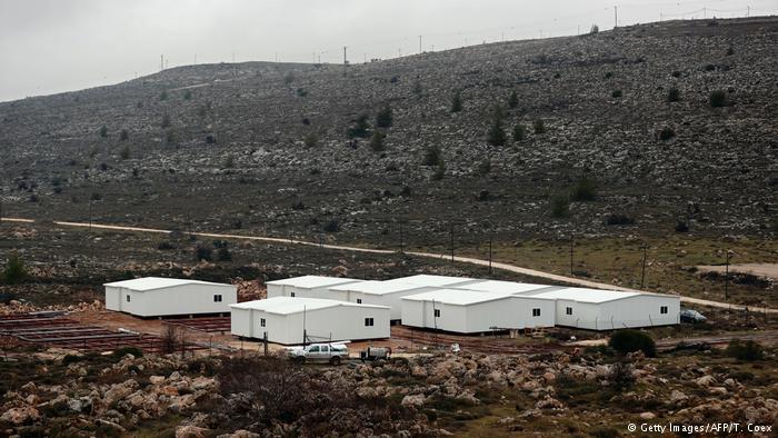 Israeli army gives West Bank settlers 48 hours to leave