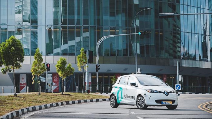 Selbstfahrende Taxis rollen durch Singapur