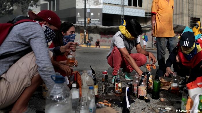 Controversial new Venezuelan assembly meets amid protests