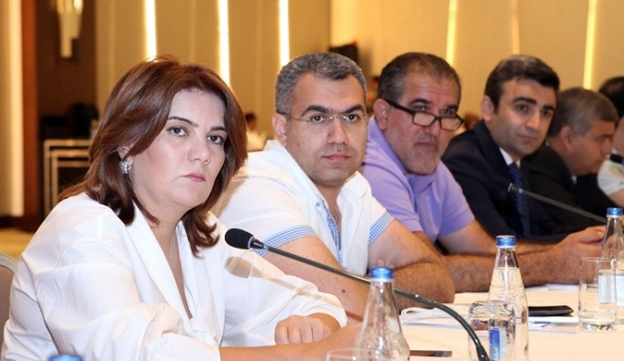 Baku hosts seminar on media’s role in pre-referendum campaign