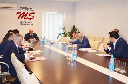 Mətbuat Şurasında şikayətlərə baxıldı