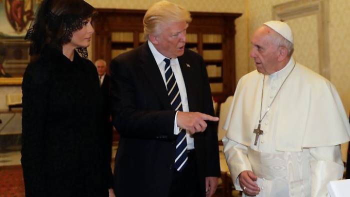 Papst Franziskus empfängt Trump