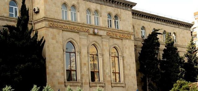 Ədliyyə nazirliyi işçi axtarır