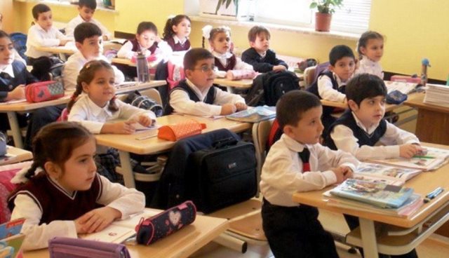 Valideynin 100 manat cərimələnməsi ləğv edildi