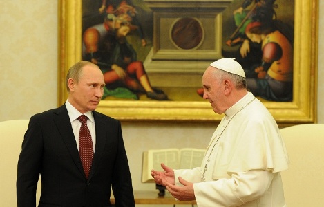 Putin Papanı bir saat gözlətdi 