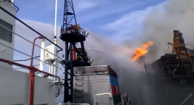 VIDEO MSU a diffusé un vidéo de dernières séquences sur l`incendie dans la plateforme pétrolière «Guneshly»