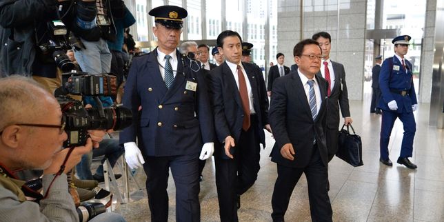 Mis en cause dans un scandale financier, le gouverneur de Tokyo démissionne