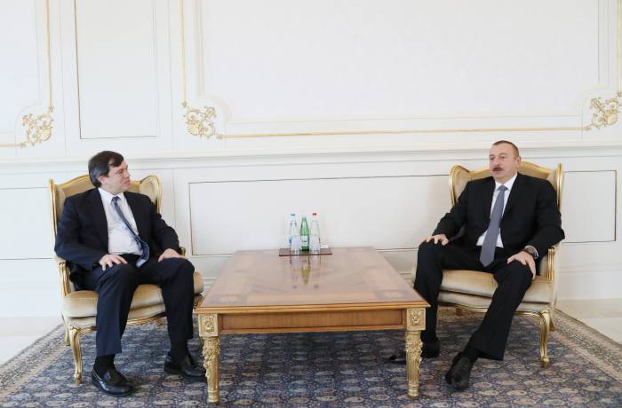 Le nouveau coprésident reçu par le président azerbaïdjanais
