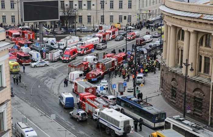 Saint-Pétersbourg: l'explosion imputée à un kamikaze - PHOTO