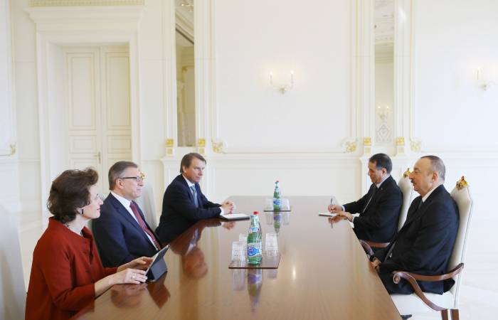 Ilham Aliyev reçoit le secrétaire général adjoint de l’OTAN pour la diplomatie publique