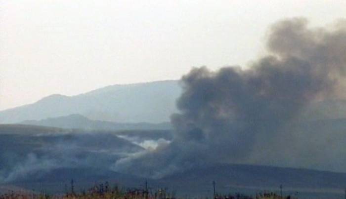 Armenier setzen Dörfer an der Kontaktlinie in Brand