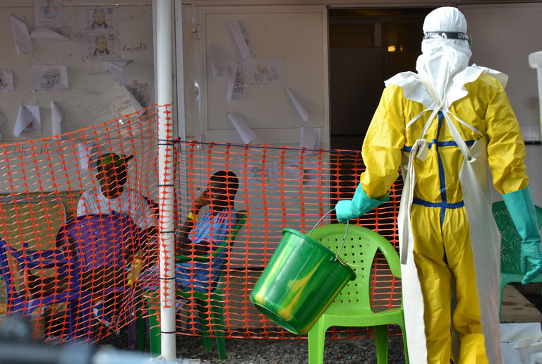 Ebola: les survivants confrontés à de graves séquelles 