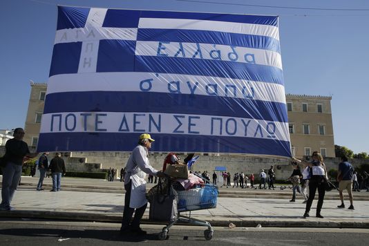 Moscovici appelle la Grèce à ne «pas jouer avec le FMI»