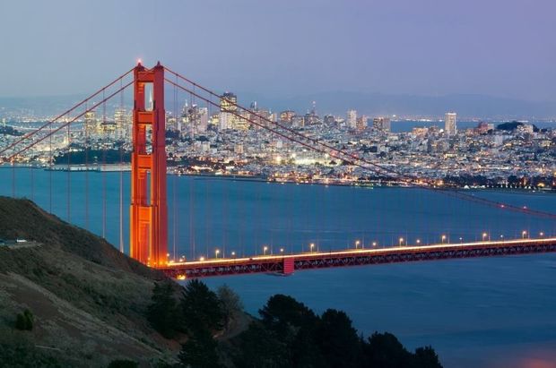 San Francisco attaque Trump en justice