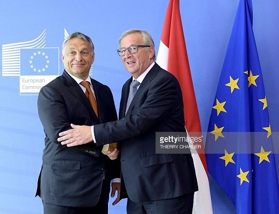 Premier ministre hongrois blâme la Commission européenne de s`orienter l`UE vers l`échec 