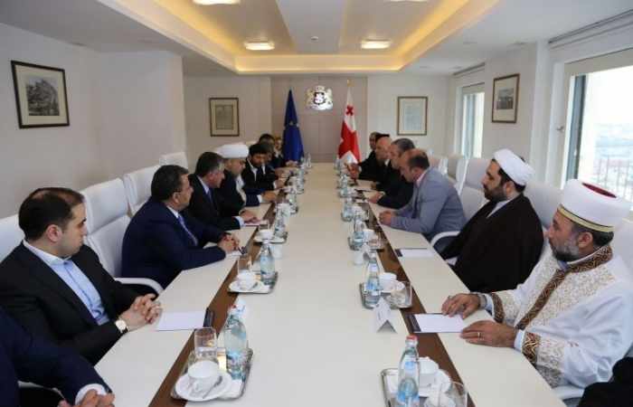 Allahshukur Pashazade meets with Georgian PM
