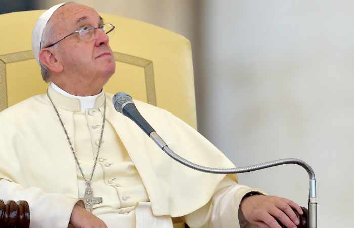 Le pape recommande aux confesseurs de "ne pas hésiter" à recourir aux exorcistes