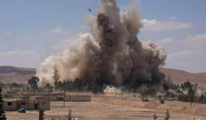 Syrie : l'EI pilonne la ville de Deir ez-Zor, au moins sept morts, selon l'OSDH