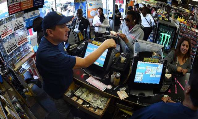 Three winners hit $1.6 bn US lottery jackpot