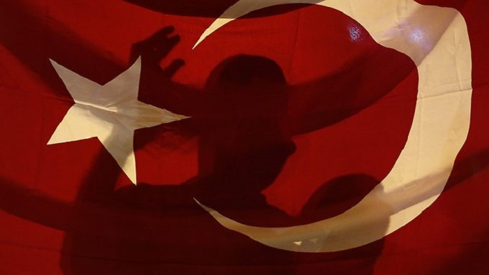 Türkei fordert, Asyl für Soldaten abzulehnen