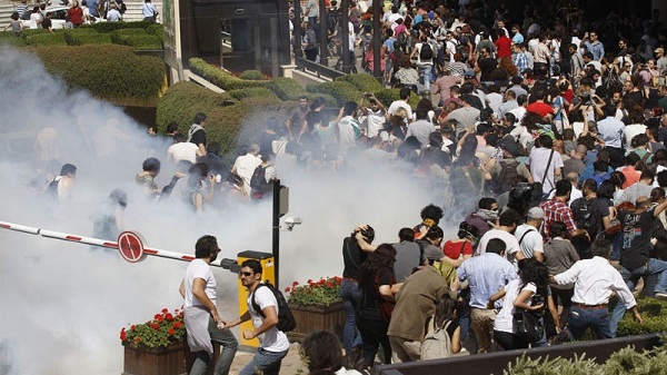 Turquie: une manifestation kurde, violemment, dispersée par la police