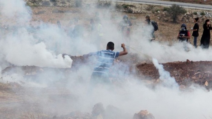 L’occupation cible des étudiants à Al-khalil et ferme la porte sud de Bethlehem