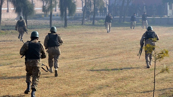 Fin de l`attaque contre l’université du Pakistan