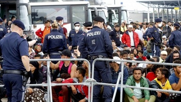 La Turquie a arrêté des centaines de réfugiés après l’accord avec l’UE