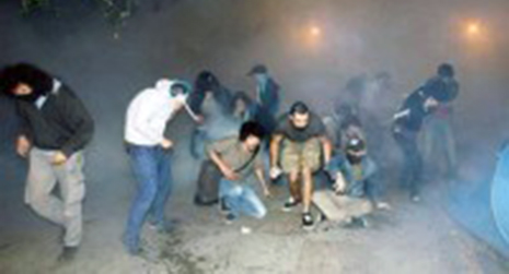 50 minə yaxın insan boğazı keçərək Taksim meydanına gəlir 