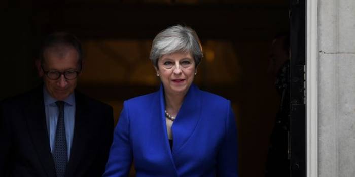 GB: Theresa May reprend les négociations pour un accord de gouvernement