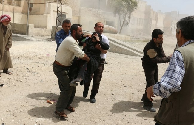 Syria war: Casualties mount in air strikes on Aleppo