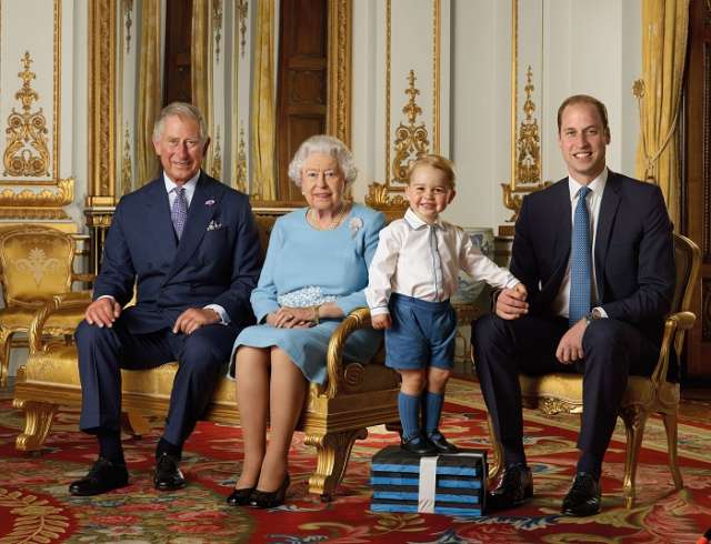 Royaume-Uni célèbre le troisième ans du prince George -  NOUVELLES PHOTOS